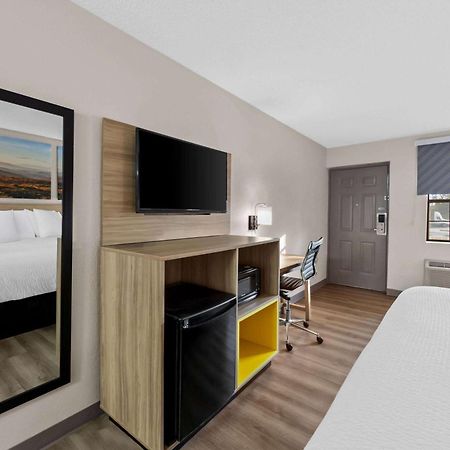 Days Inn By Wyndham Brownsville Kültér fotó