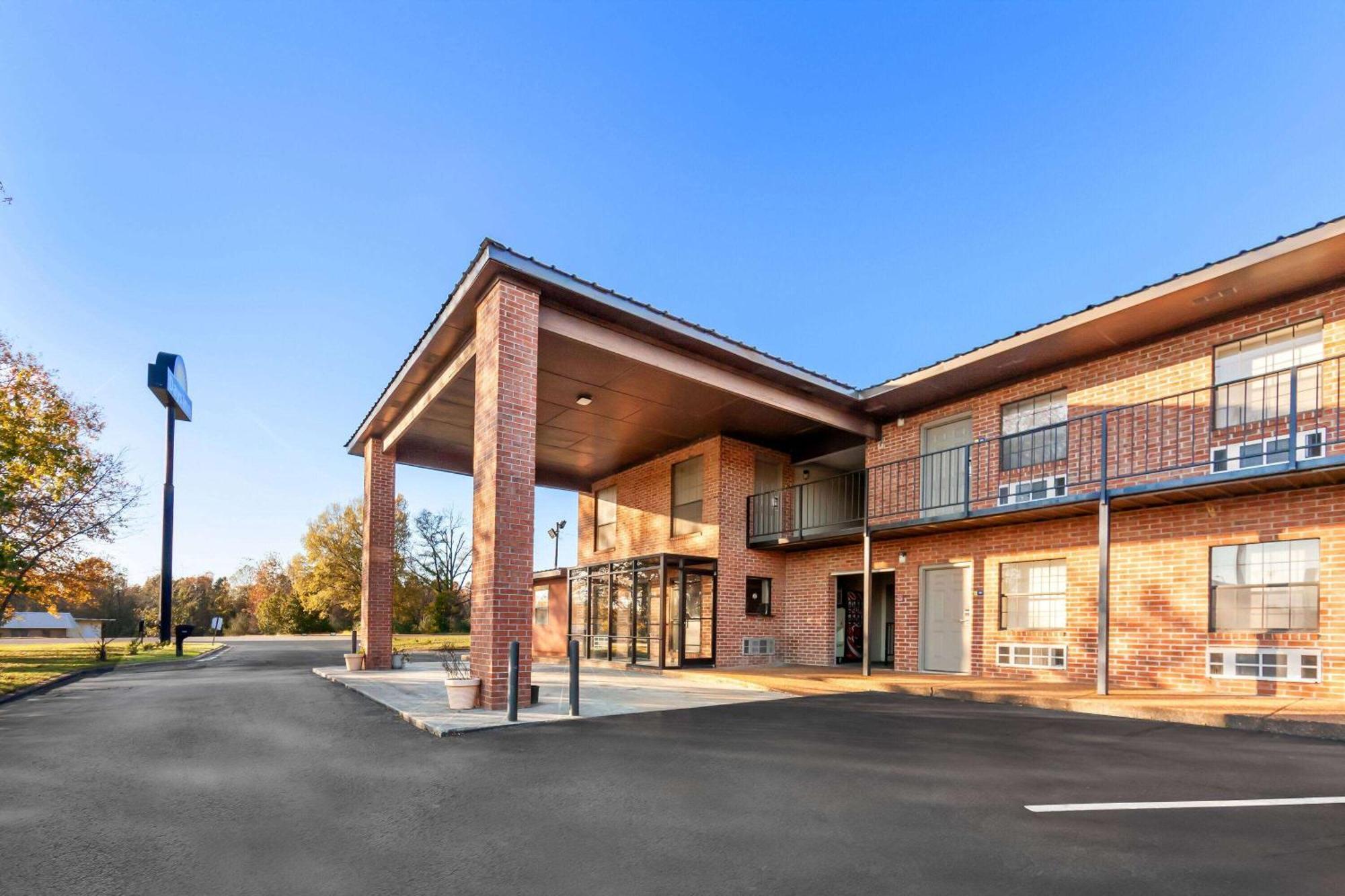 Days Inn By Wyndham Brownsville Kültér fotó