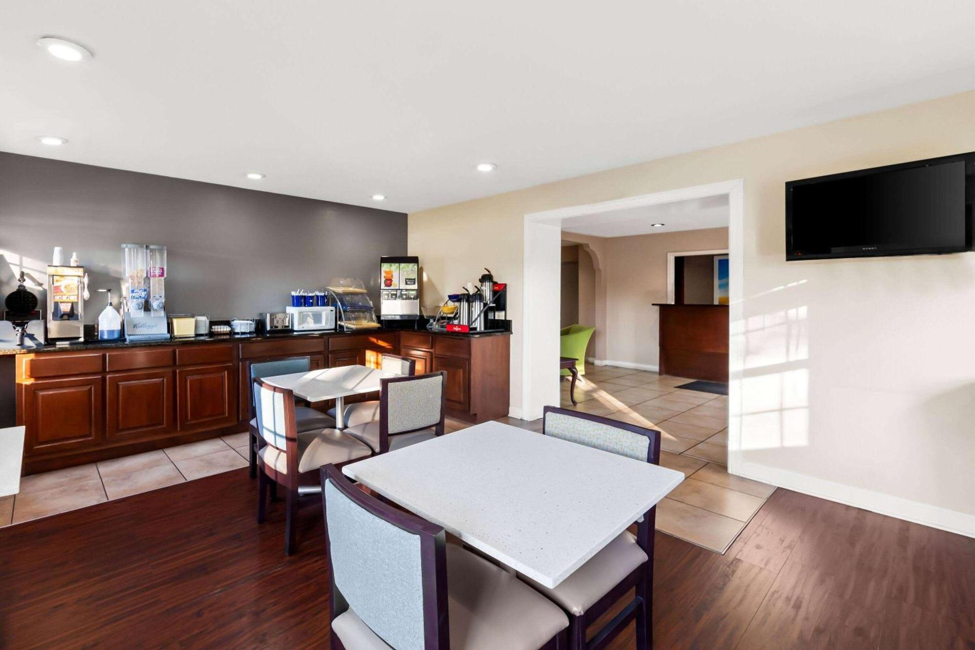 Days Inn By Wyndham Brownsville Kültér fotó