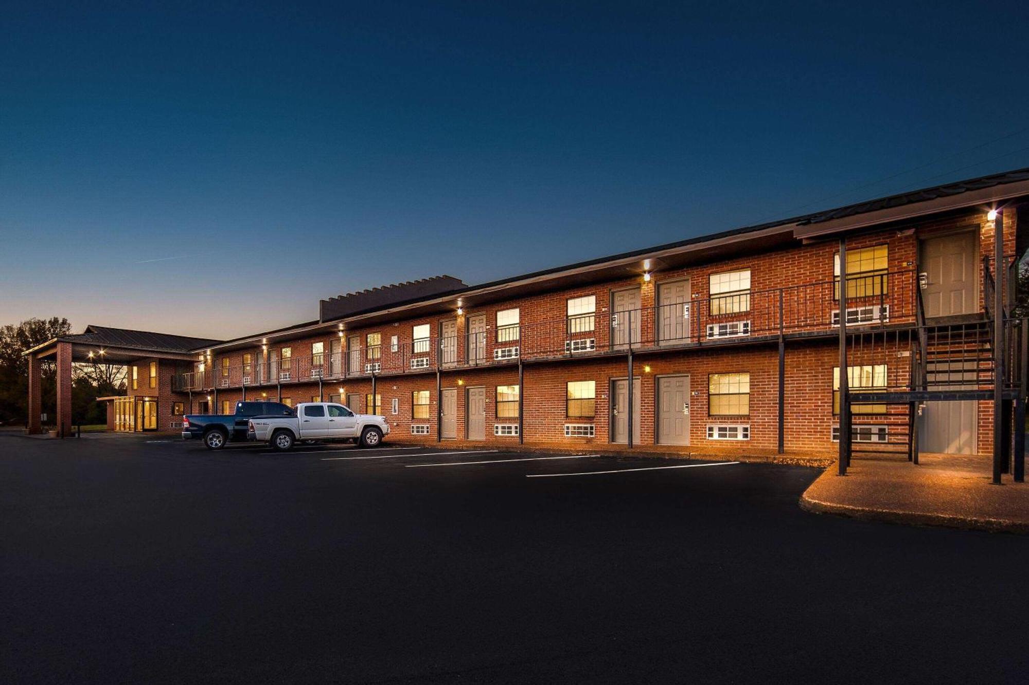 Days Inn By Wyndham Brownsville Kültér fotó